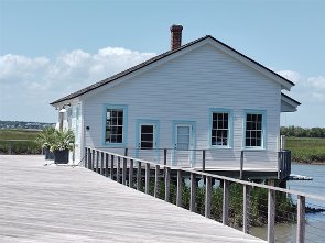Don't Tell Her It's Me, Lobo's Cottage
